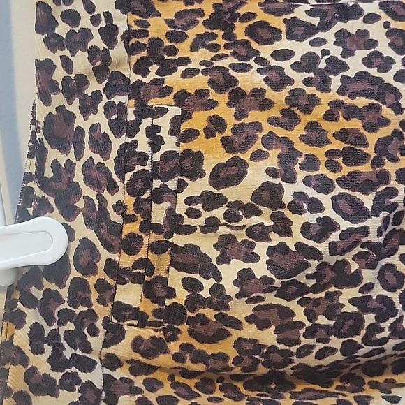 Corduroy Leopard Print Capris - Picture 4 of 7